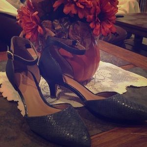 Clark’s Dress pumps / shoes like new condition